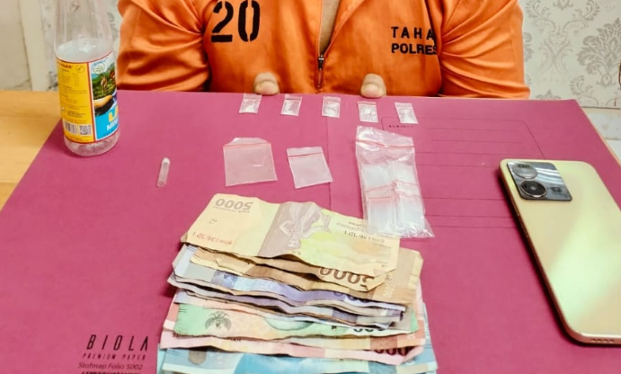 Polres Siak Tangkap Pria Pengedar Narkoba di Kandis, 5 Paket Sabu Disita