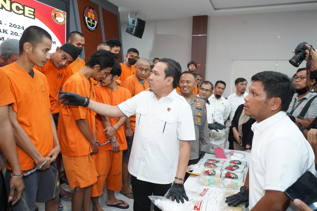 Polda Riau Tangkap 485 Pengedar Narkoba pada Operasi Antik 2024,  20 Kg Sabu Disita
