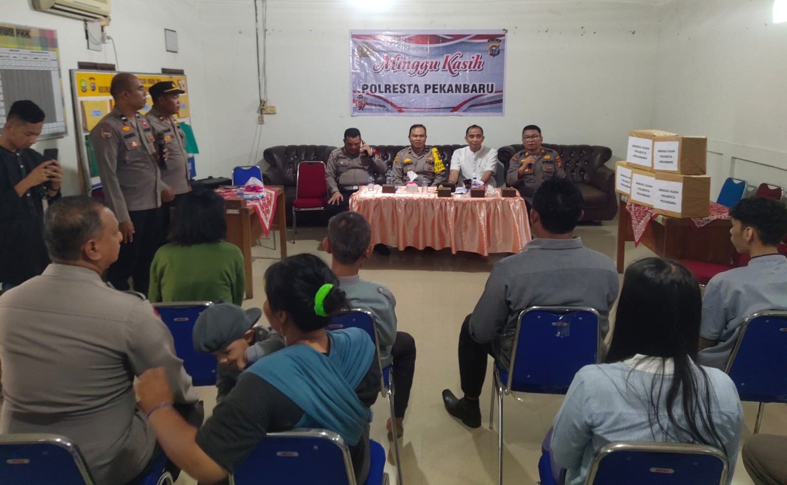 Polsek Binawidya, Polresta Pekanbaru: Masyarakat Dapat Informasi Hukum dan Bantuan Sembako