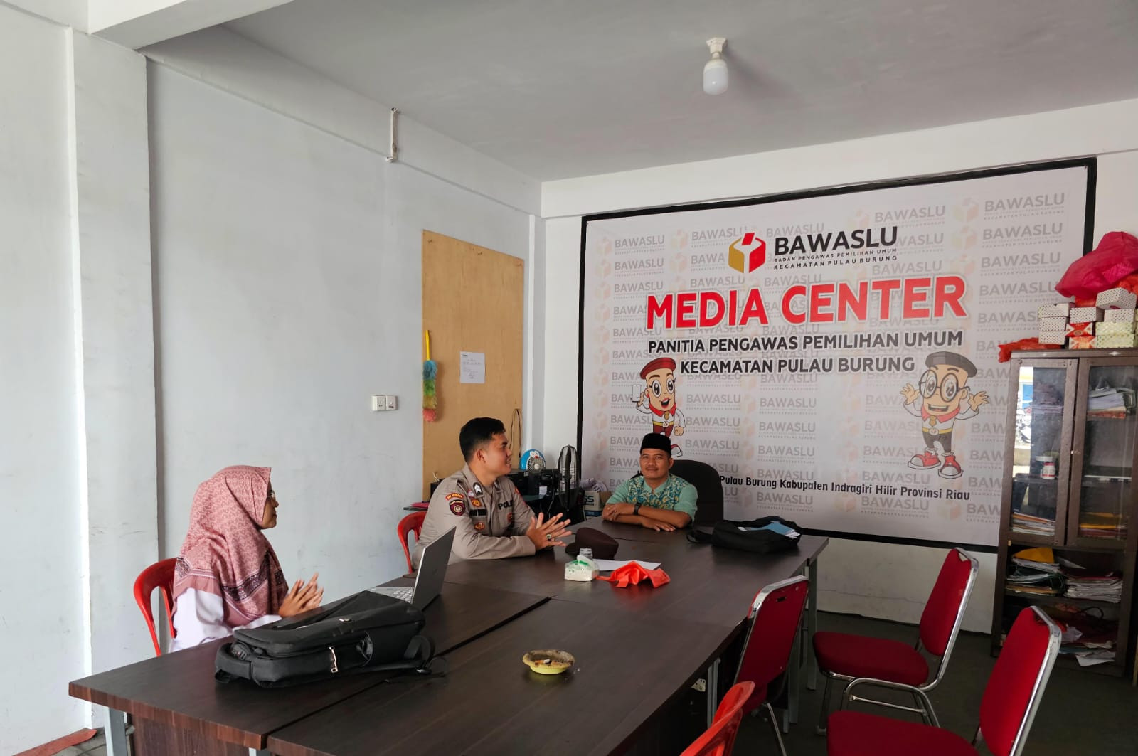 Polsek dan Panwaslu Pulau Burung, Bersinergi Jaga Kamtibmas Menjelang Pilkada 2024