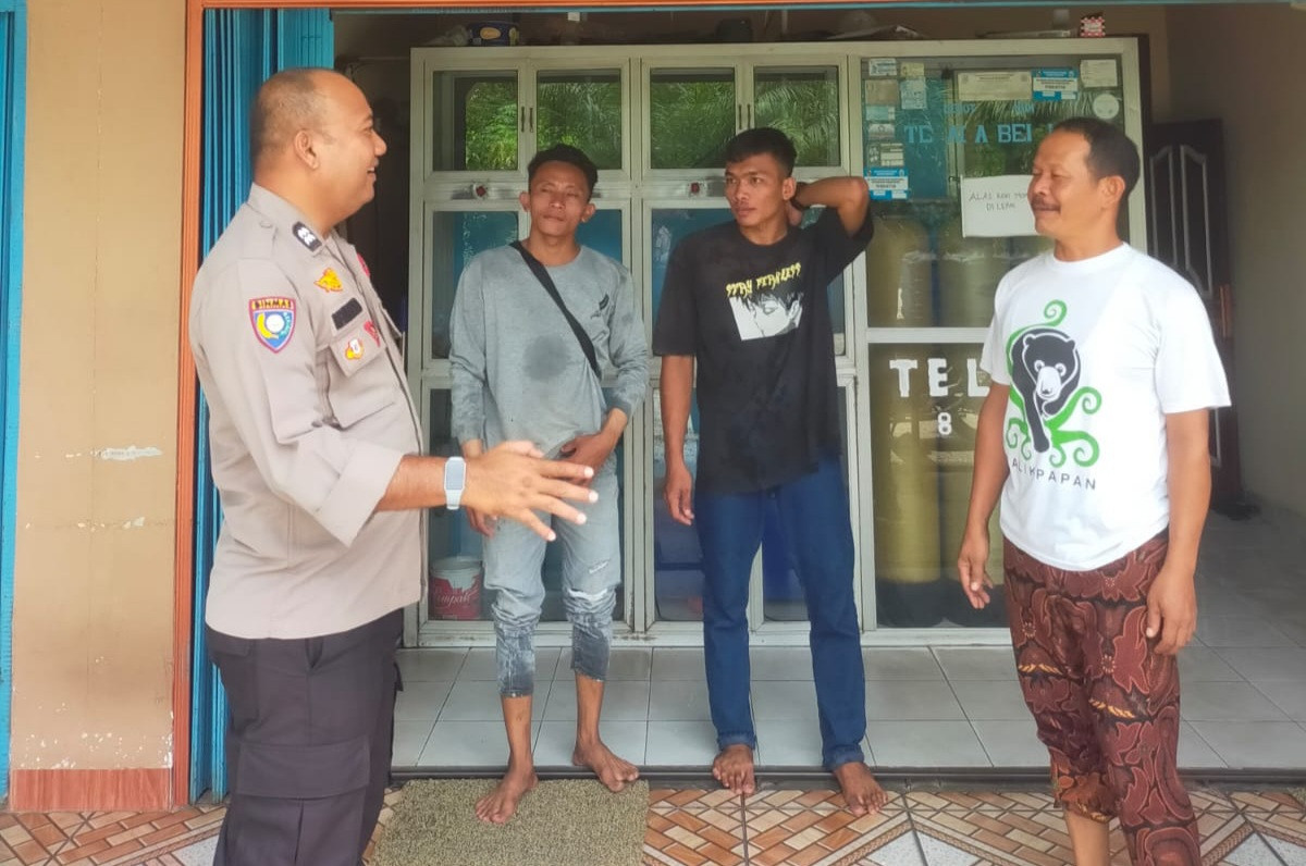 Bhabinkamtibmas Rumbai Intensifkan kegiatan Cooling System, Pastikan Situasi kondusif Pilkada 2024