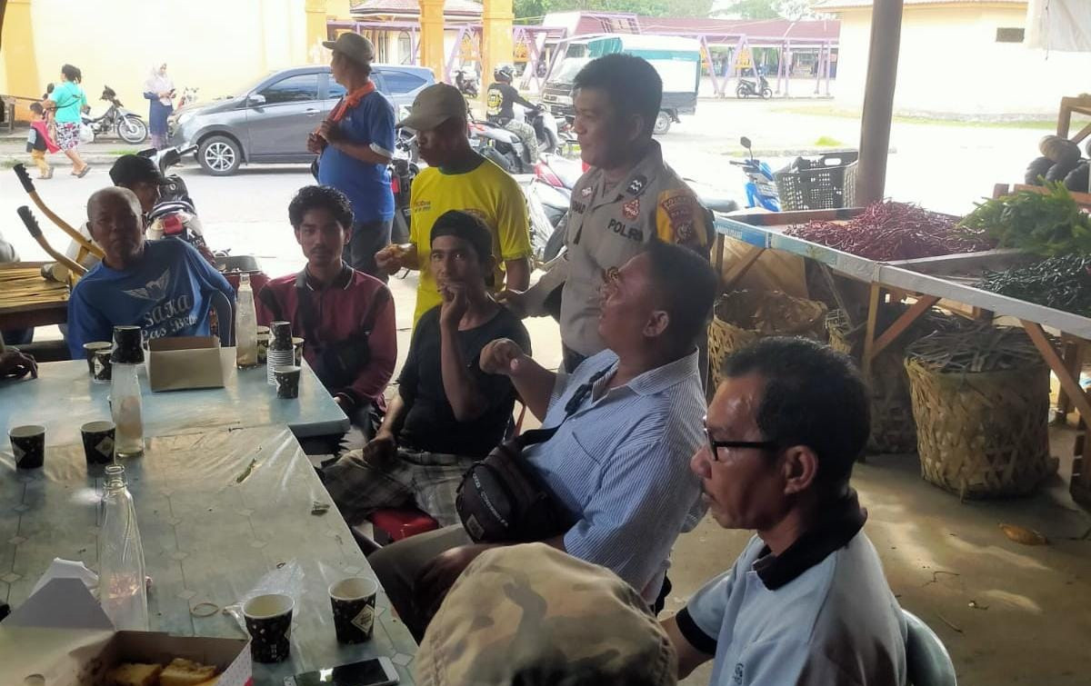 Polsek Bengkalis Sambangi Desa Kelapapati Kampanyekan Pilkada Damai