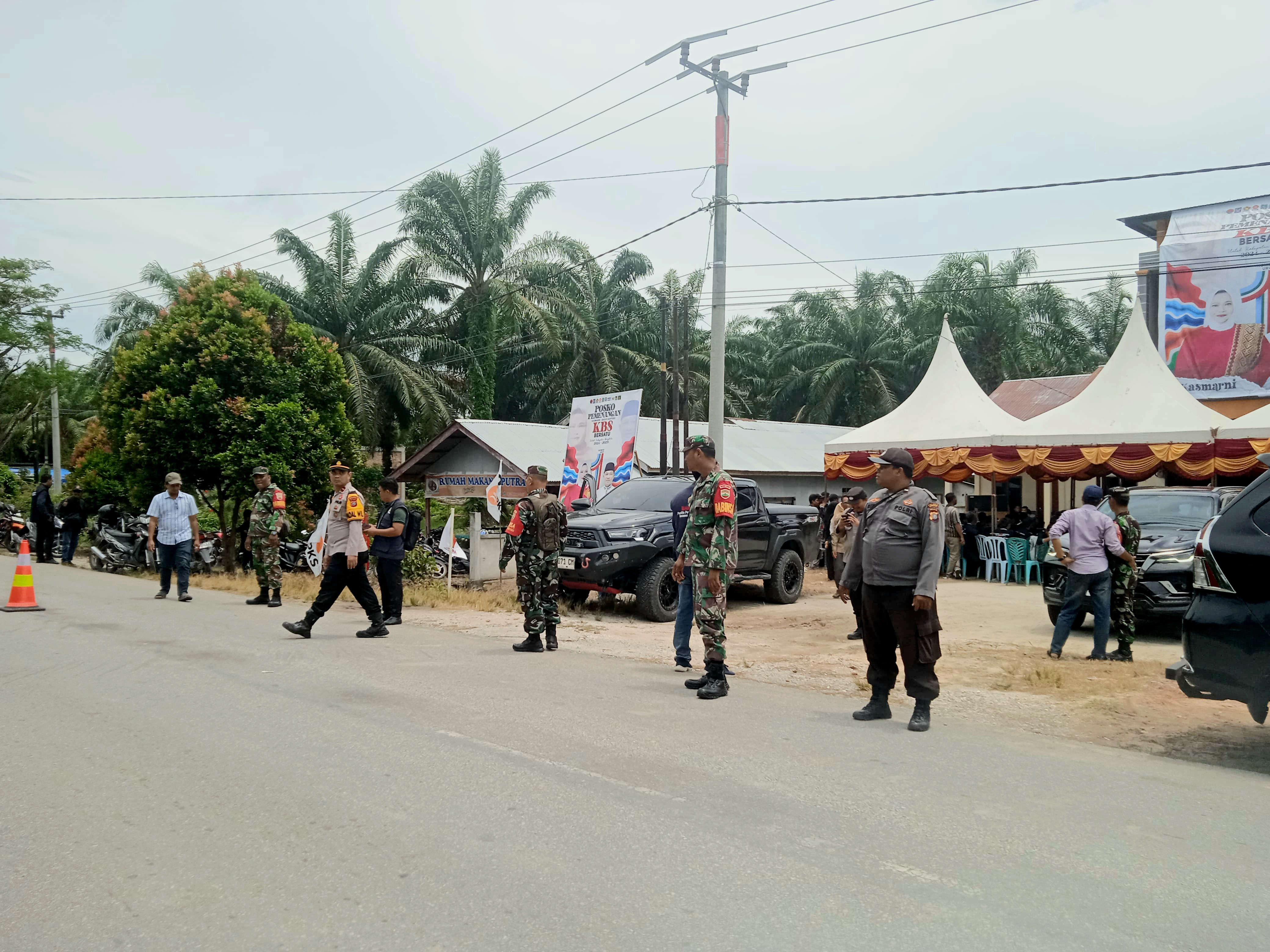 Hindari Kemacetan, Polsek Siak Kecil Amankan Jalur Alokasi Kampanye Paslon