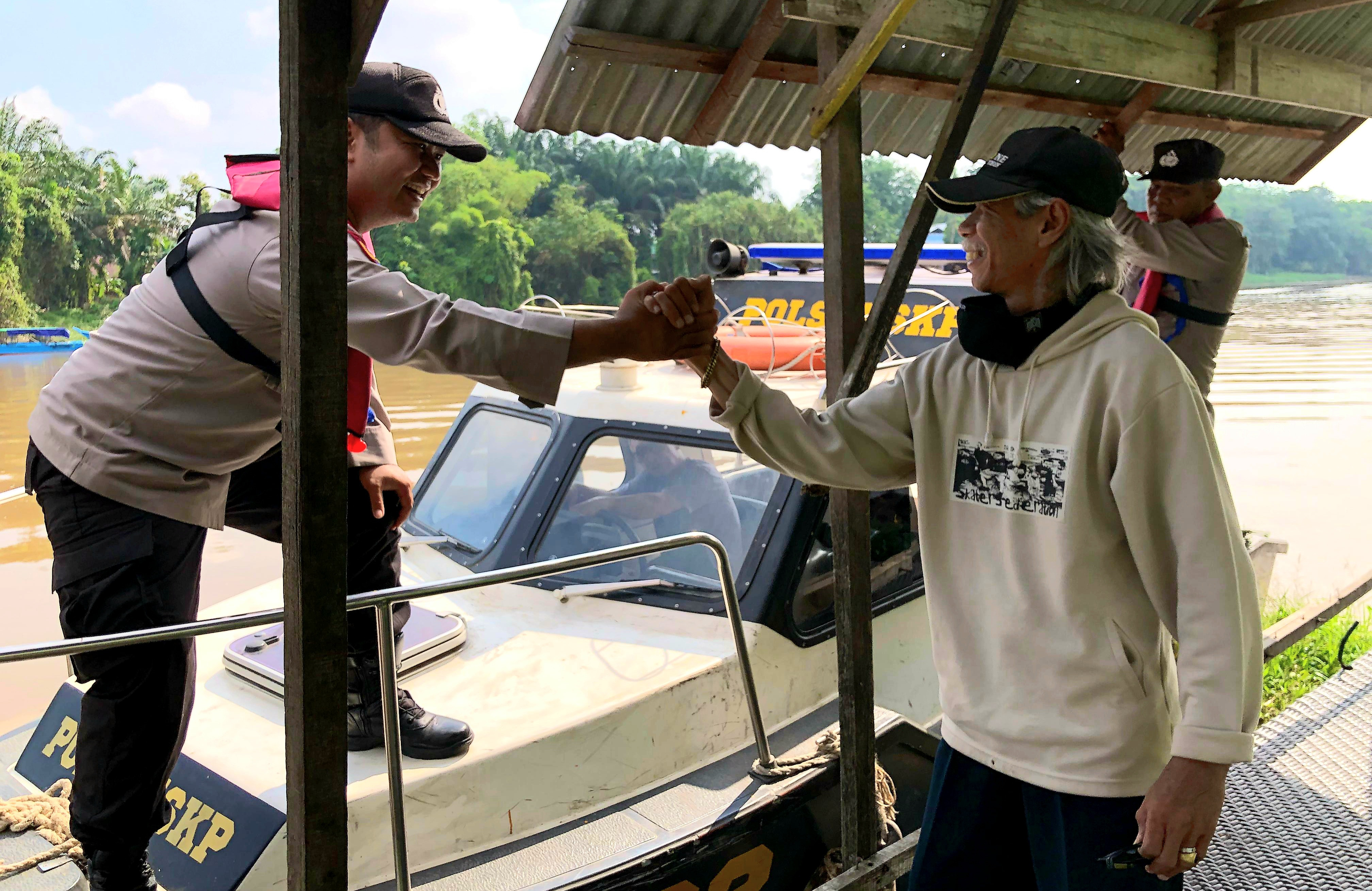 Naik Speed Boat Polsek Kawasan Pelabuhan Patroli Kamtibmas Diperairan Sungai Siak
