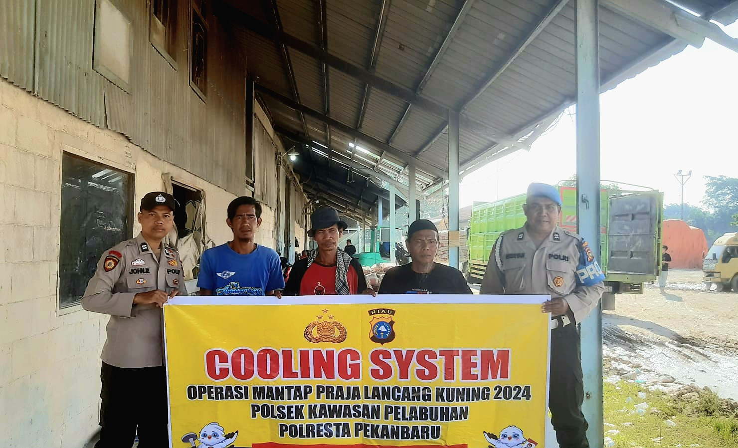 Polsek Kawasan Pelabuhan Ajak Buruh Bongkar Muat Sukseskan Pemilukada dan Lawan Golput