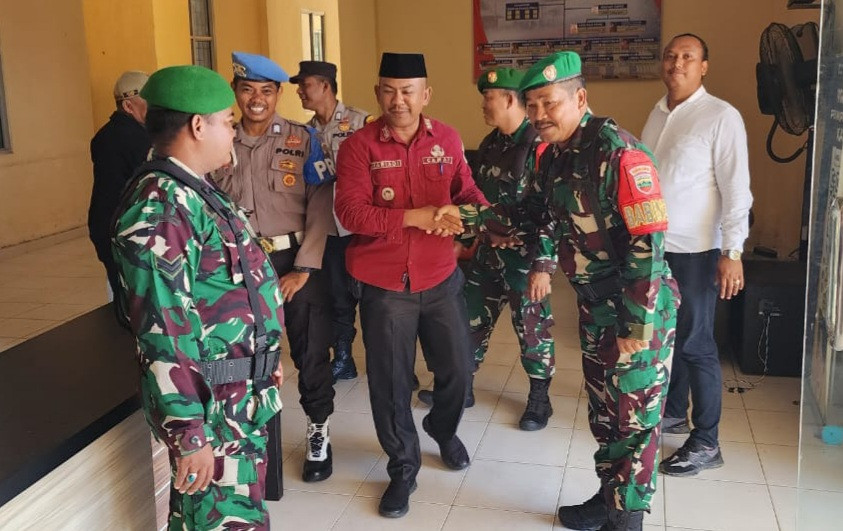 TNI-Polri Patroli Gabungan Amankan Lokasi Penyimpanan Logistik Pilkada di Kecamatan Rupat