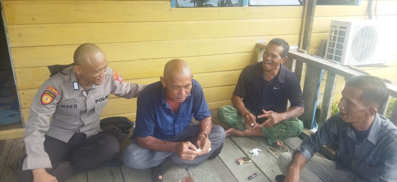 Polsek Teluk Belengkong Ajak Warga Desa Gembar 2 Jaga Kamtibmas Menjelang Pilkada Damai 2024