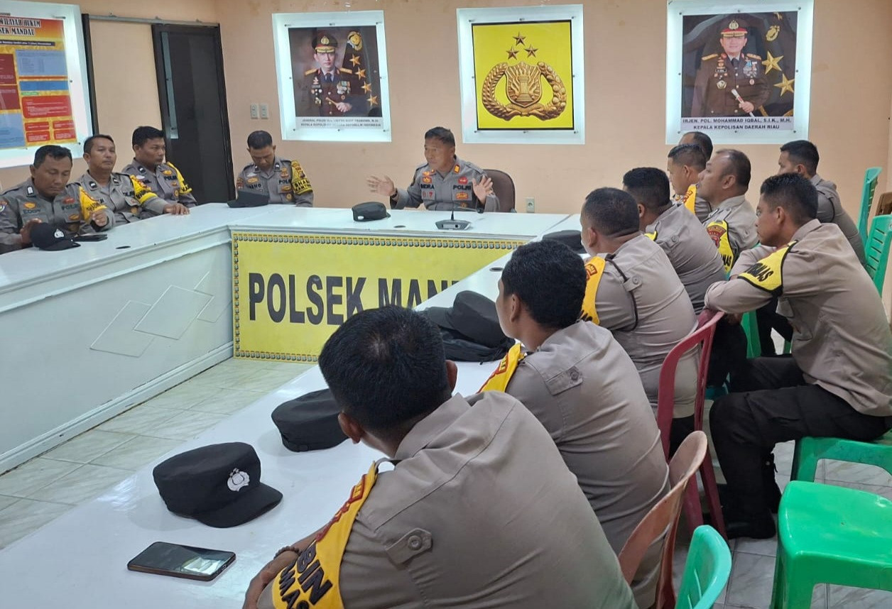 Pencerahan Bersama Bhabinkamtibmas, Ini Pesan Kanit Binmas AKP Indra Dalam Mewujudkan Pilkada Damai 2024