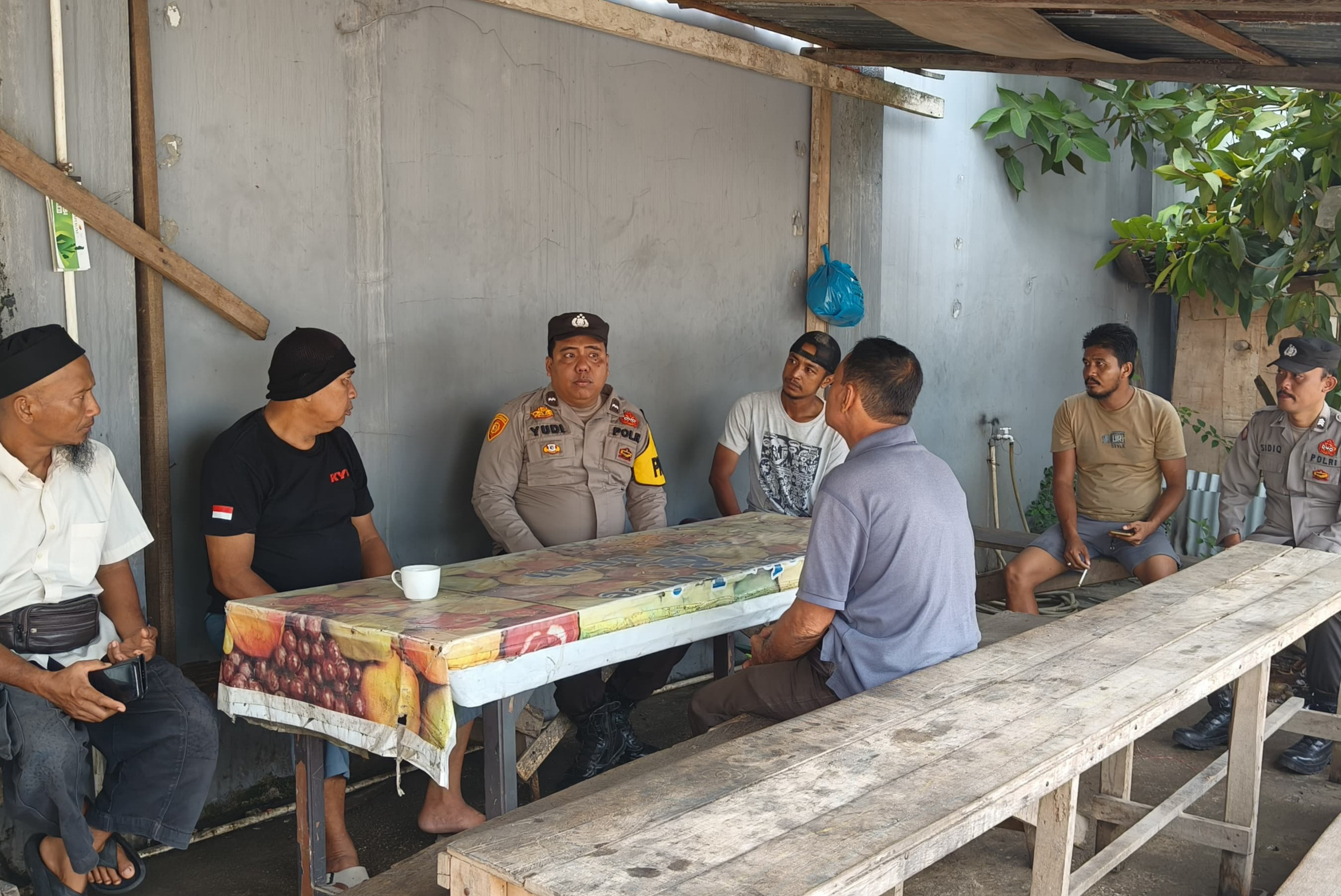 Personil Polsek Pelabuhan Giat Cooling System Patroli Rutin Bersama Warga di Pelabuhan Bismar