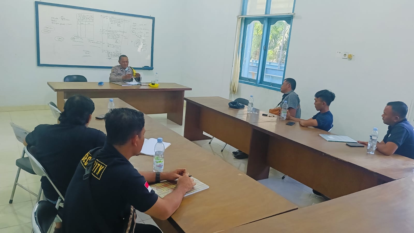 Bhabinkamtibmas Polsek Kunto Darussalam Gelar Cooling System Bersama Warga Masyarakat
