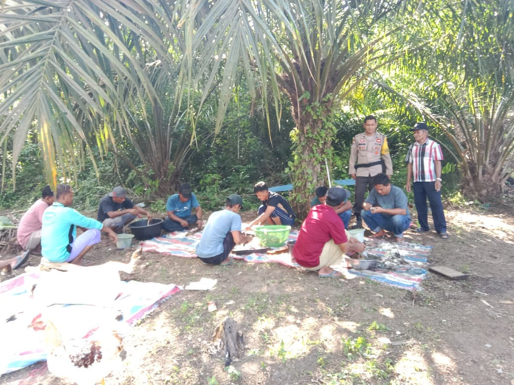 Serukan Pilkada Damai, Polsek Pujud Cooling System Bersama Warga 
