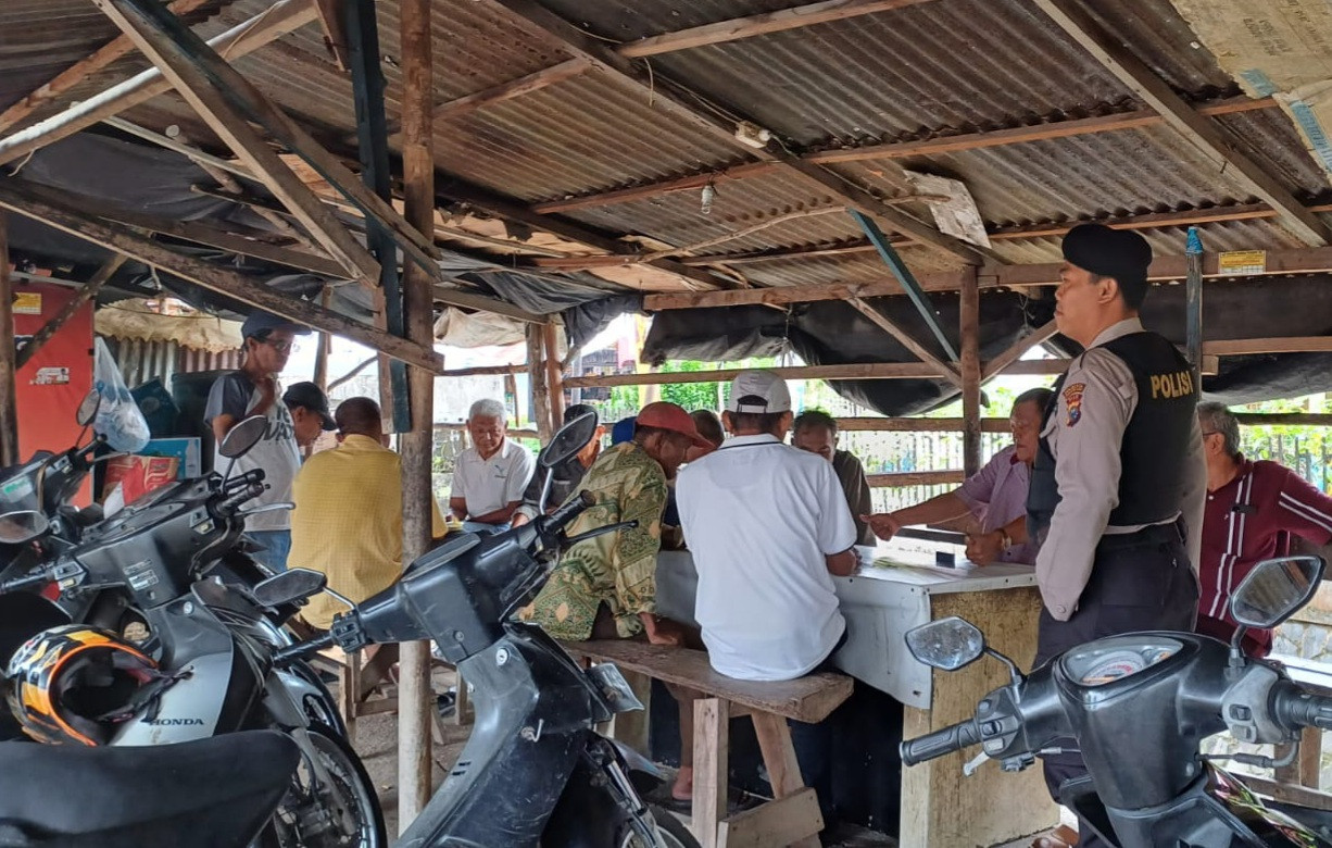 Samapta Polresta Pekanbaru Sambangi Pangkalan Ojek dan Buruh Sukseskan Pilkada 2024