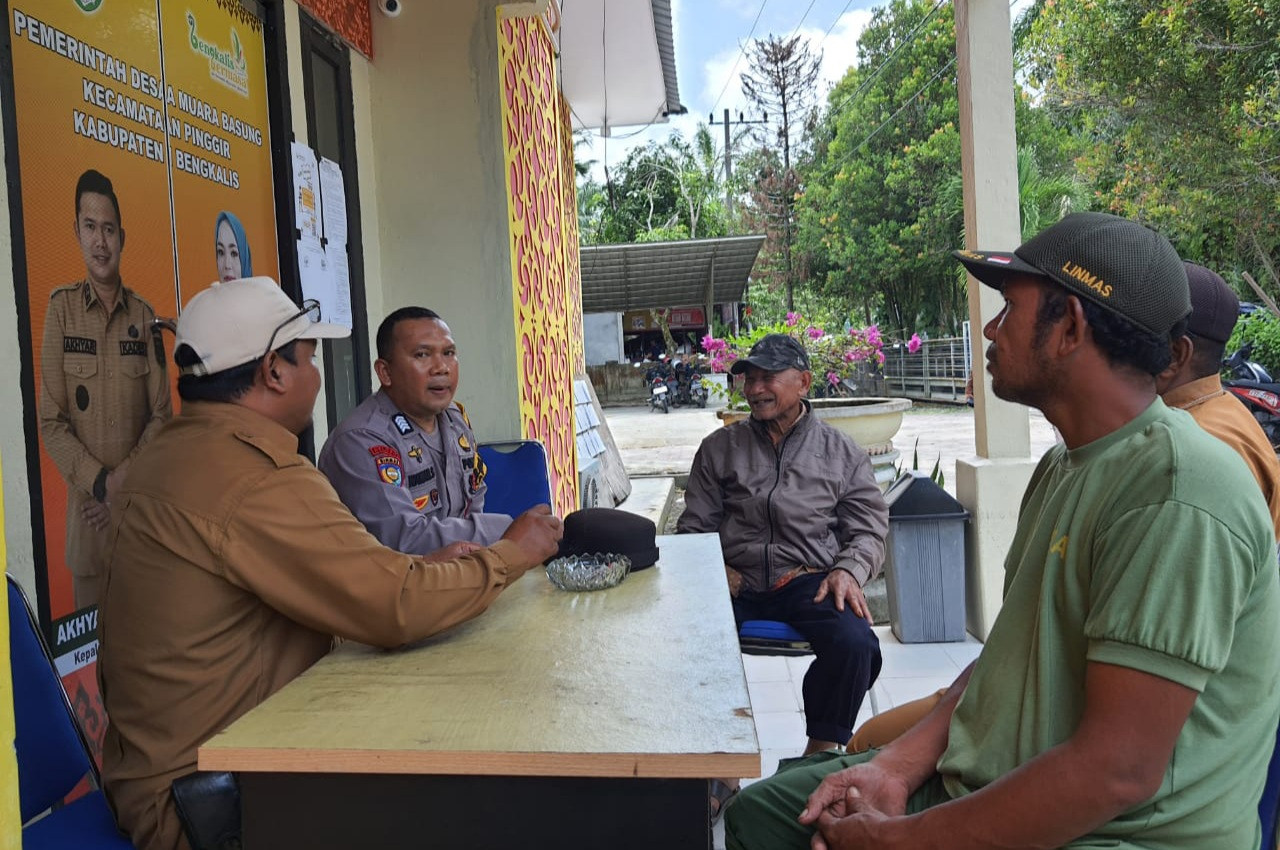 Polsek Pinggir Sosialisasi Cooling System Pilkada Serentak 2024 di Desa Muara Basung