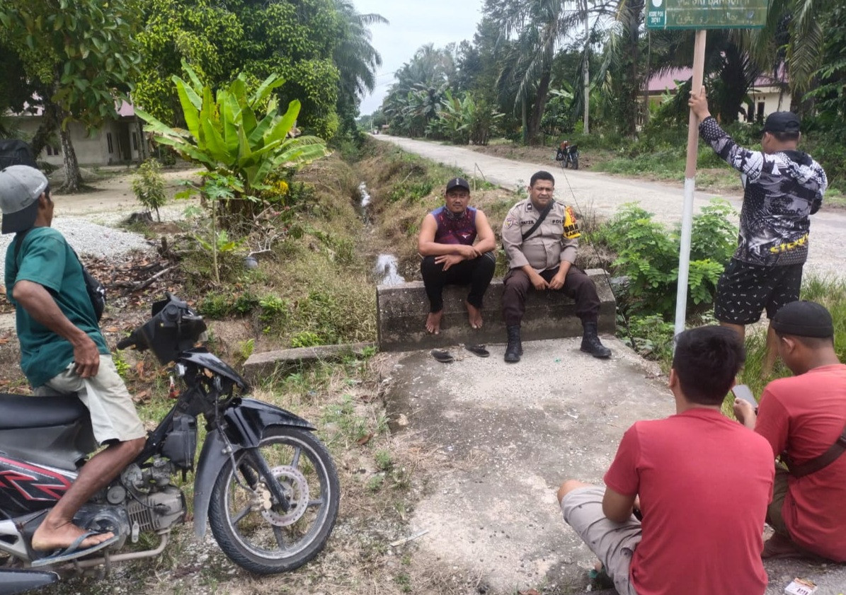 Polsek Siak Kecil Seruhkan Pilkada Damai, Ajak Pemilik Veron Sawit Tangkal Hoax dan Tolak Golput