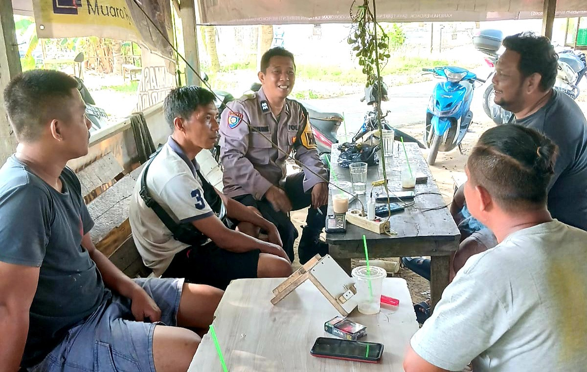 Polsek Rumbai Sambangi Warga Umbansari Wujudkan Pilkada Damai, Sejuk dan kondusif