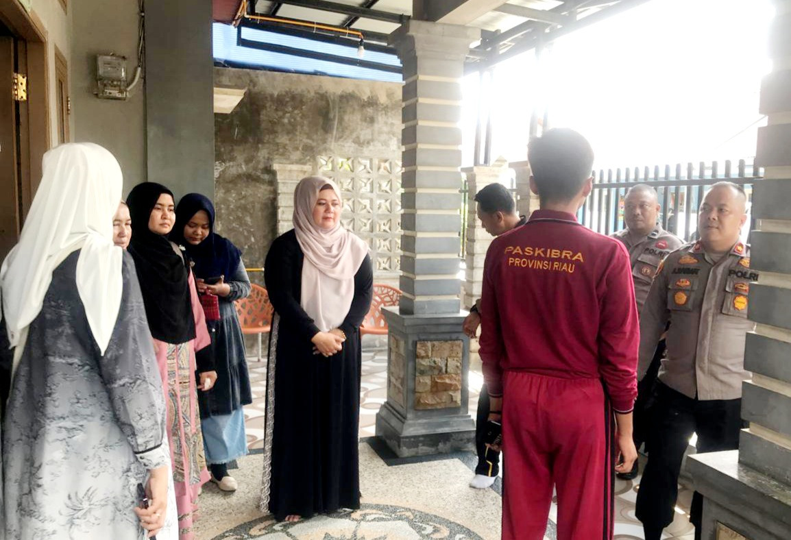 Kapolsek Binawidya dan Ketua Bhayangkari Silaturahmi dengan Ibu-ibu Majelis Taklim
