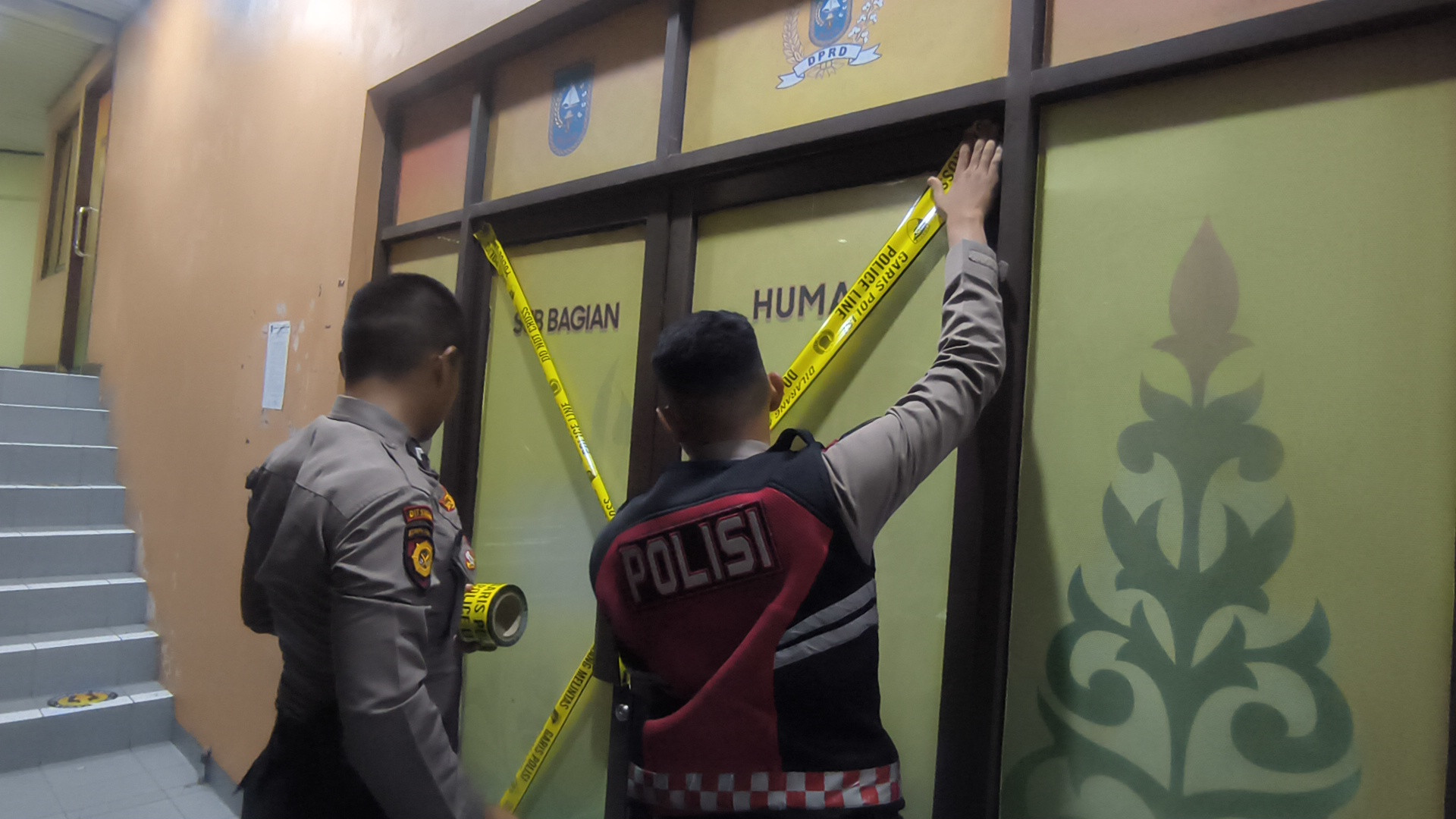 Ruang Subbag Humas DPRD Riau Disegel Polisi