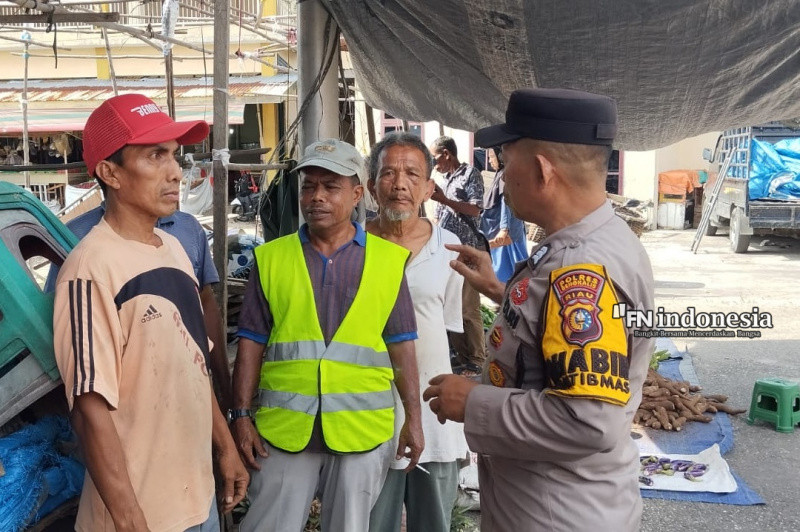 Polsek Bukit Batu Sapa Masyarakat di Pelabuhan Roro Sei Selari