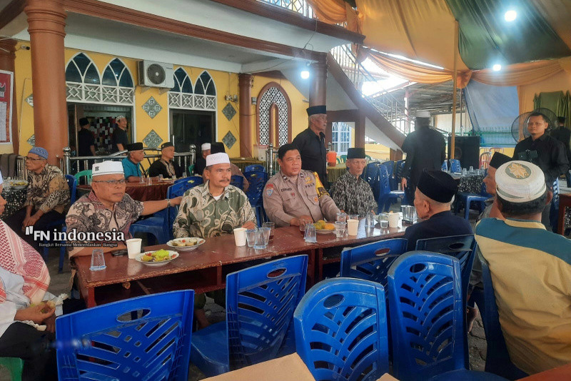 Bhabinkamtibmas Polsek Mandau Giat Silaturahmi Dengan Jamaah Masjid Gonjong
