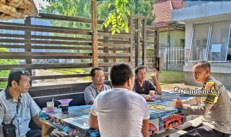 Bhabinkamtibmas Polsek Kota Berikan Penguatan dan Pesan Menyejukkan untuk Keluarga Pasien di Rumah Sakit