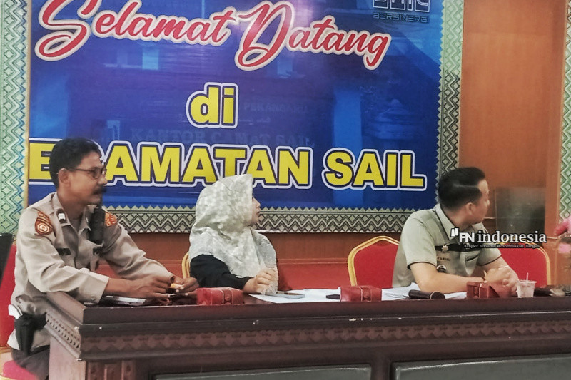 Sampaikan Pesan Kamtibmas, Polsek Limapuluh Dukung Pelaksanaan PIN Polio Serentak di Kecamatan Sail