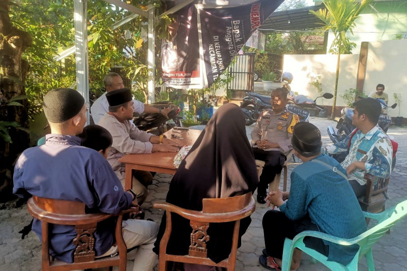 Bhabinkamtibmas Aiptu Indra, Gencar Sosialisasi Pemilukada 2024 di Kawasan Industri Tenayan Raya