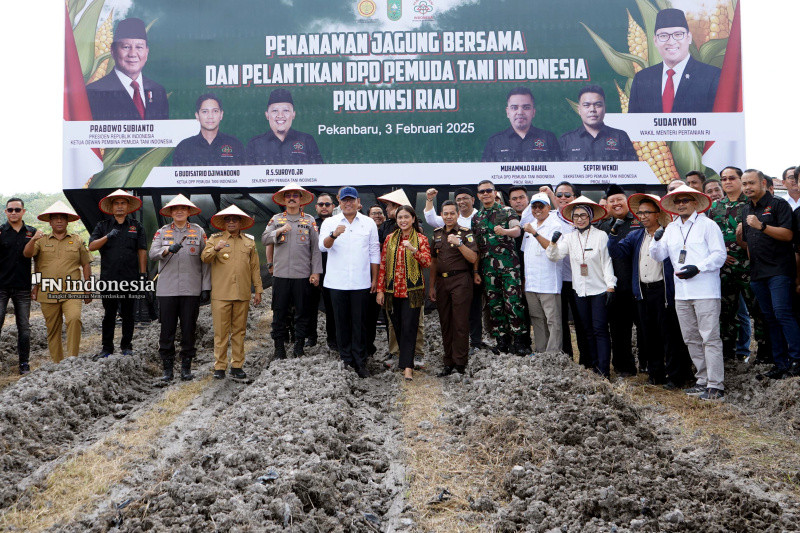 Kapolda Riau Bersama Wamentan RI Tanam Jagung dan Cabai, Dorong Ketahanan Pangan Nasional