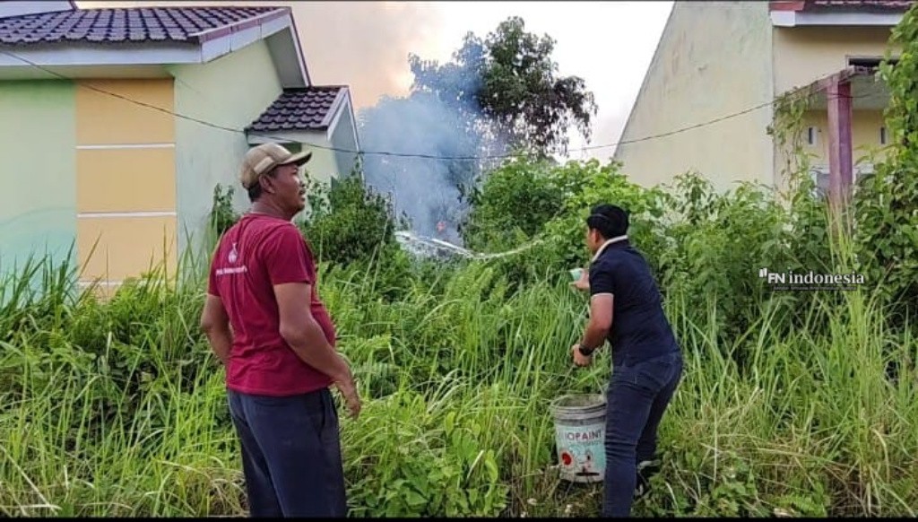 Aksi Heroik Kasatreskrim Polres Kampar Tangkap Pelaku dan Padamkan Karhutla di Dekat Permukiman