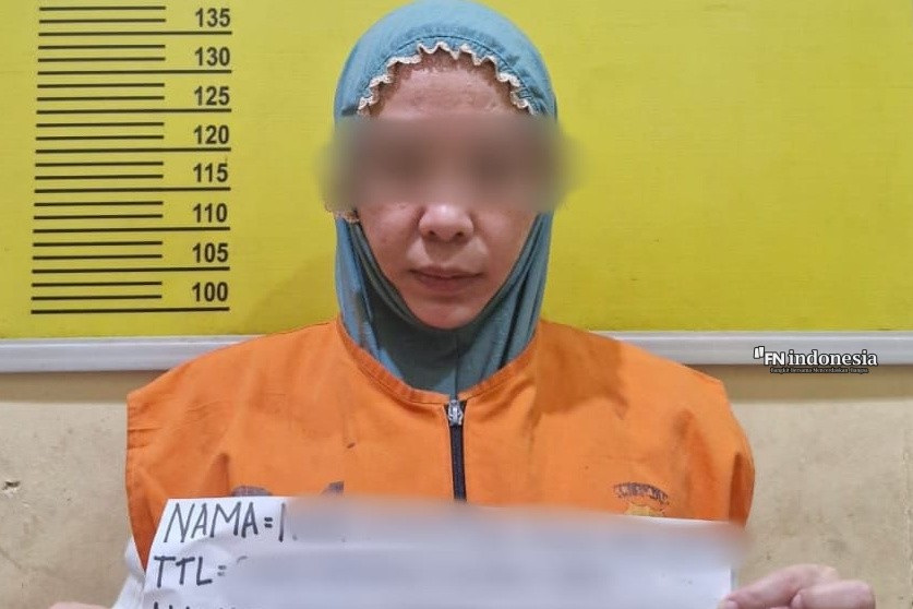Aksi Pura-Pura Jadi Pembeli, Dua Wanita Coba Curi Kalung Emas Rp17 Juta di Siak, Satu Diamankan