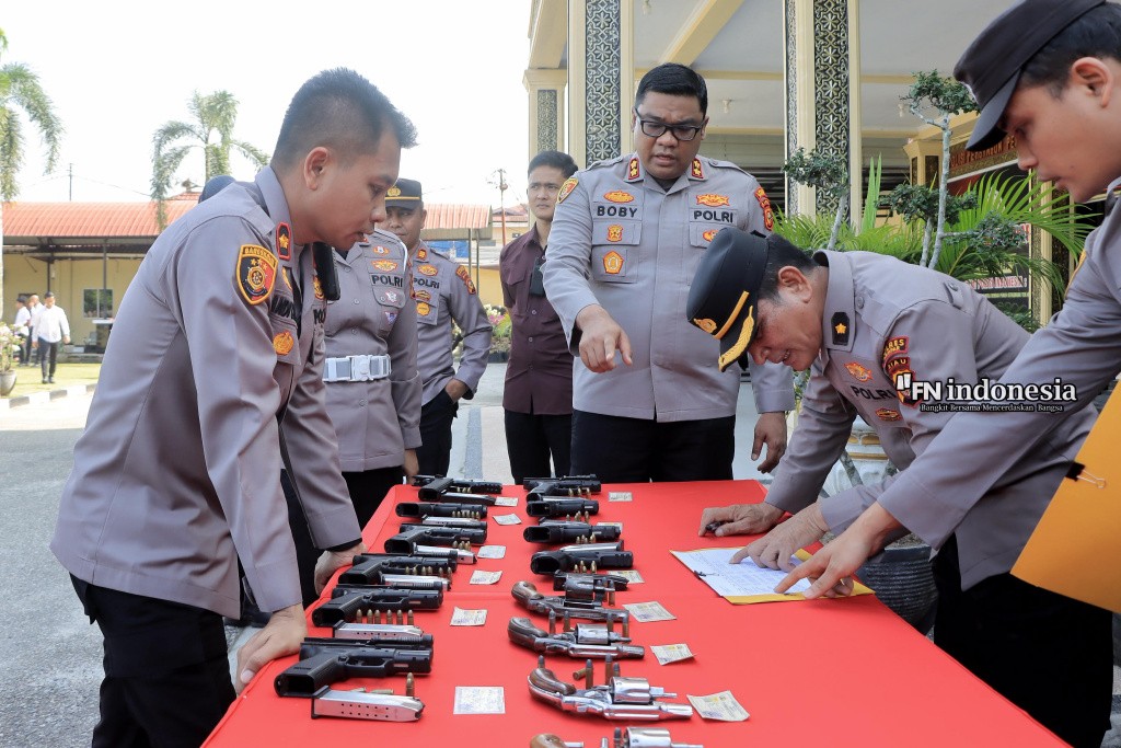 Pastikan Disiplin Anggota, Kapolres Kampar Lakukan Inspeksi Mendadak Senpi Dinas