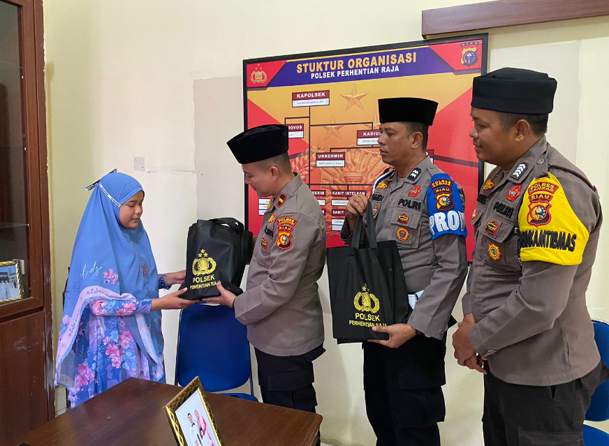 Gadis Manis Pengaji Al-quran Diangkat Anak Asuh Polsek Perhentian Raja