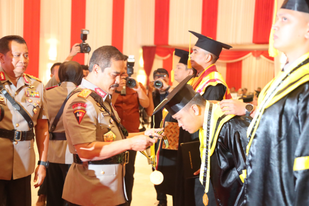Wakapolri Minta Lulusan S1, S2 dan S3 STIK Tahun 2024 Mampu Jadi Agen Perubahan
