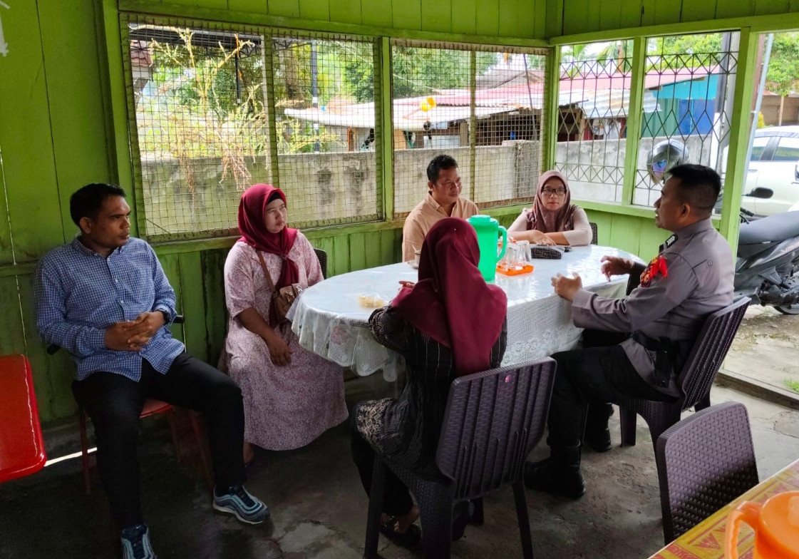 Patroli Sambang Satbinmas Polres Rohul, Ajak Warga Ciptakan Pilkada Damai, Sejuk, dan Kondusif