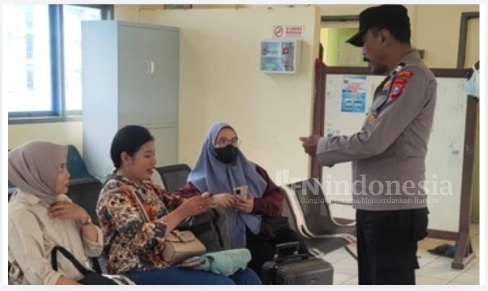 Sosialisasi Pemilu Damai 2024: Kapolsek KSKP Tembilahan Sampaikan Himbauan Kamtibmas di Pelabuhan Pelindo
