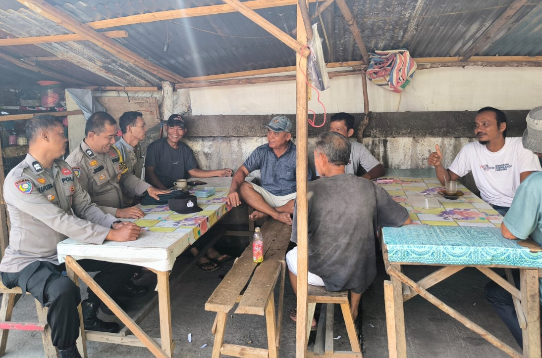 OMP-LK24: Kanit Binmas dan Bhabinkamtibmas Polsek Rambah Gelar Cooling System Bersama Masyarakat