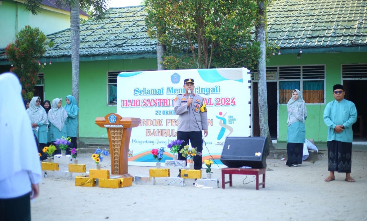 Kapolsek Rambah Hilir Sosialisasi Cooling System ke Pondok Pesantren Bahrul Ulum