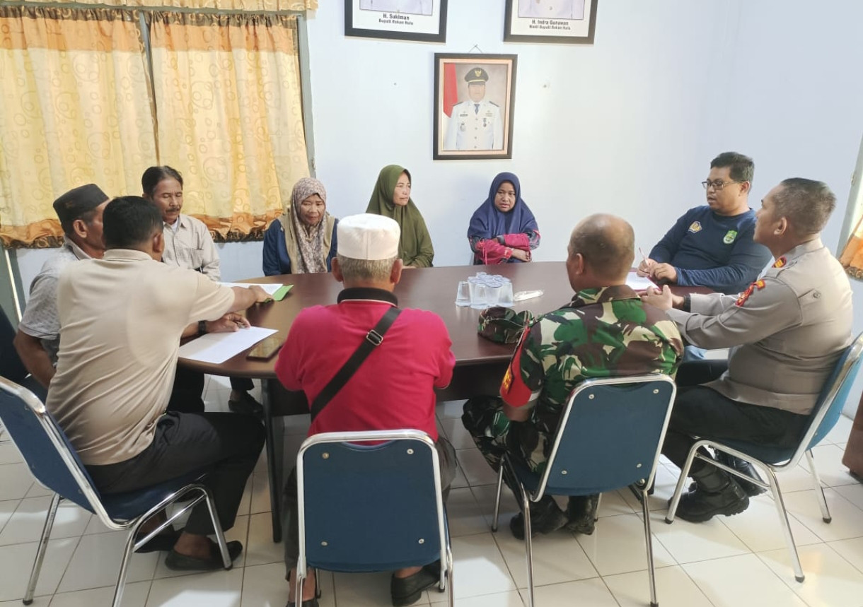 Edukasi Pilkada Damai, Kapolsek Kabun Gelar Giat Cooling System Bersama Warga Kabun