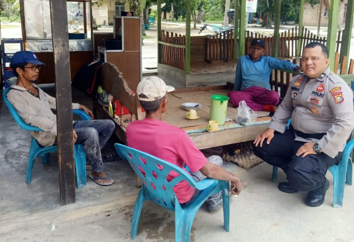 Sambangi Warga Tanjung Sari, Polsek Pujud Ajak Warga Jaga Kamtibmas