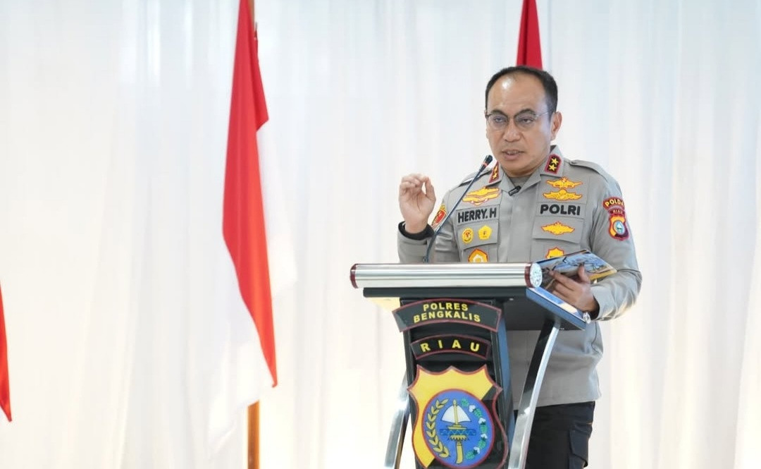 Kapolda Riau Copot Kapolsek Bukit Raya Usai Kericuhan Debt Collector di Mapolsek