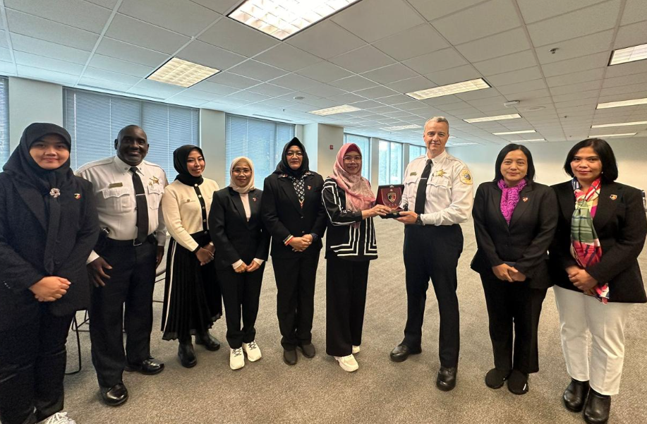 Perkuat Perlindungan Perempuan dan Anak, Polwan RI Ikuti Studi Komparatif di Chicago