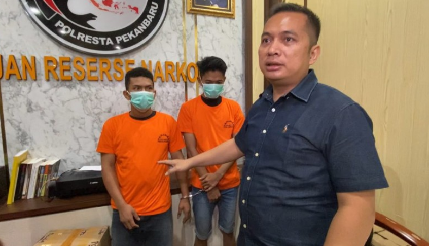 Polresta Pekanbaru Amankan Dua Tersangka Pengedar Narkoba dalam Razia Rutin