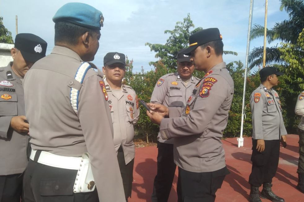 Polsek Sungai Mandau Lakukan Pengecekan Handphone Personel, Cegah Penyalahgunaan Media Sosial