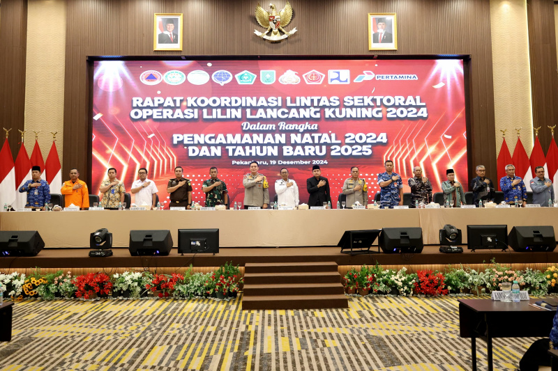 Polda Riau Gelar Operasi Lilin Lancang Kuning 2024, Hadapi Libur Akhir Tahun - (Ada 0 foto)