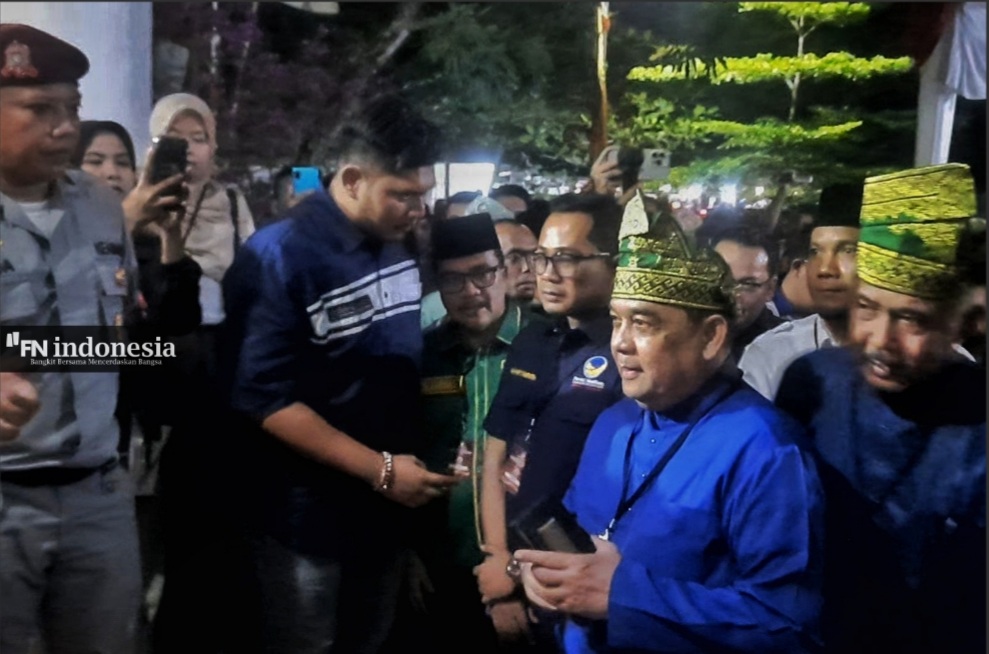 Mendaftar ke KPU Pekanbaru, Pasangan Edy Natar dan Destrayani Bibra Optimis Menang - (Ada 0 foto)