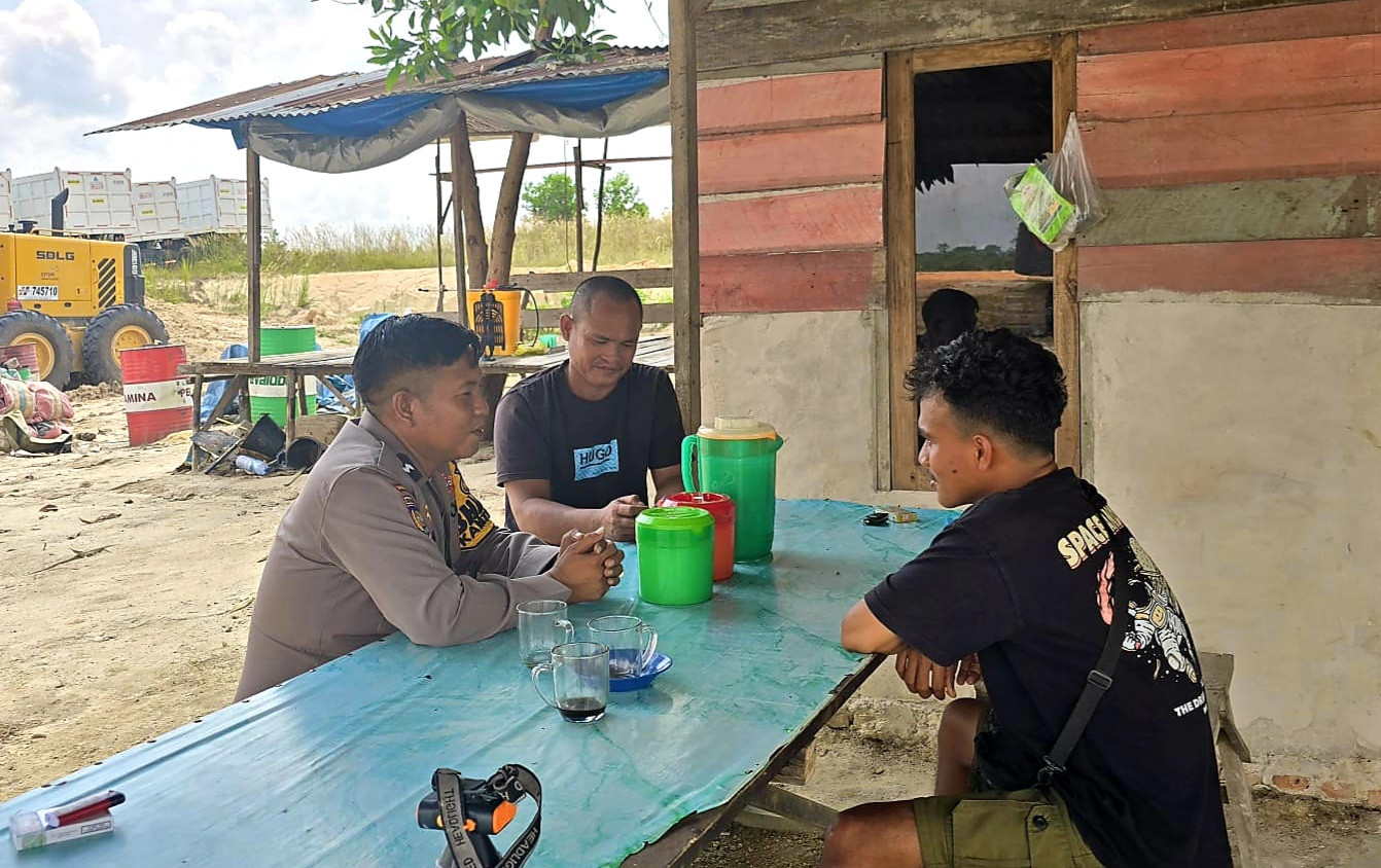 Polsek Pinggir Sosialisasi dan Sebar Maklumat Polda Riau di Kelurahan Balai Raja