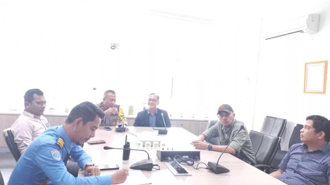 Bersama Pimpinan dan Staf PT Angkasa Pura II, Kapolsek Bukit Raya Sampaikan Pesan Cooling System