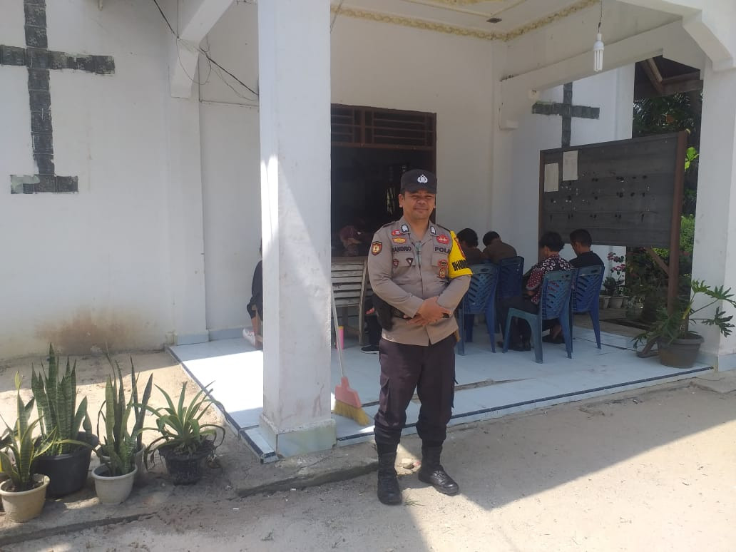 Cooling System Paska Pilkada, Personil Polsek Pujud Sambangi Gereja HKBP di Kasang Bangsawan