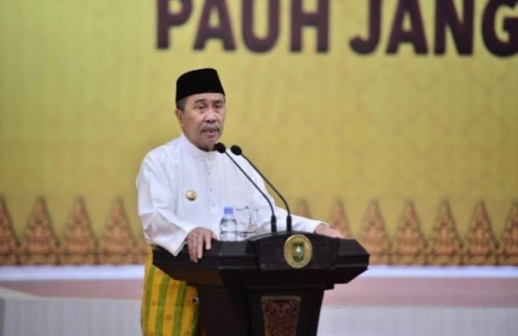 Gubernur Riau Sampaikan Duka Mendalam Wafatnya Buya Safii Maarif