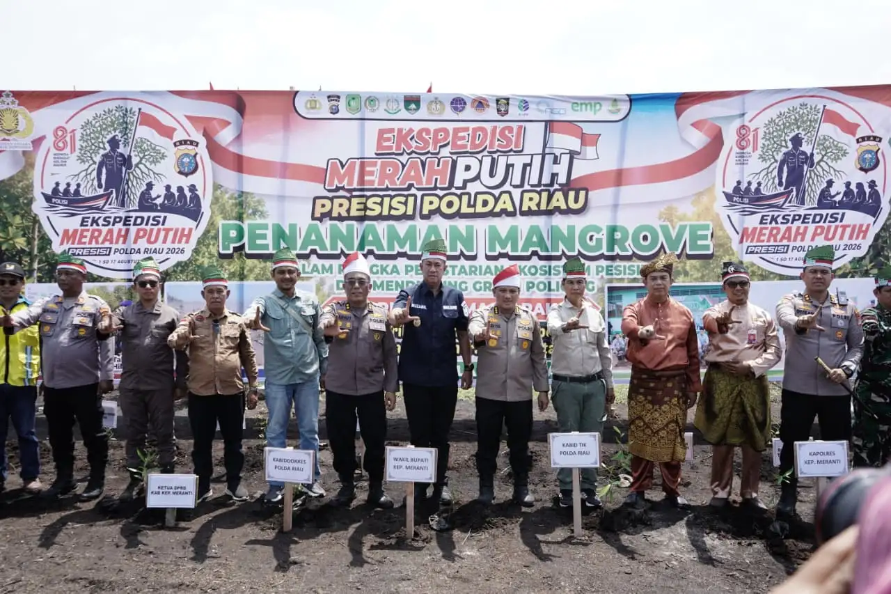Ekspedisi Merah Putih Presisi Tembus Pulau Rangsang, Polda Riau Bawa Bantuan dan Tanam 2.200 Mangrove
